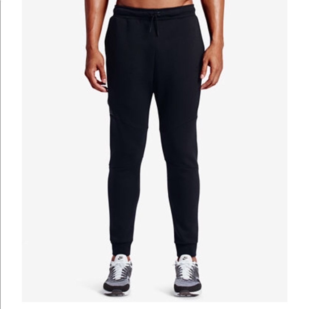 Black Large Nike Tech!